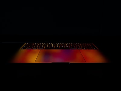 كيفية تمكين ضوء لوحة المفاتيح على الكمبيوتر الدفتري من HP